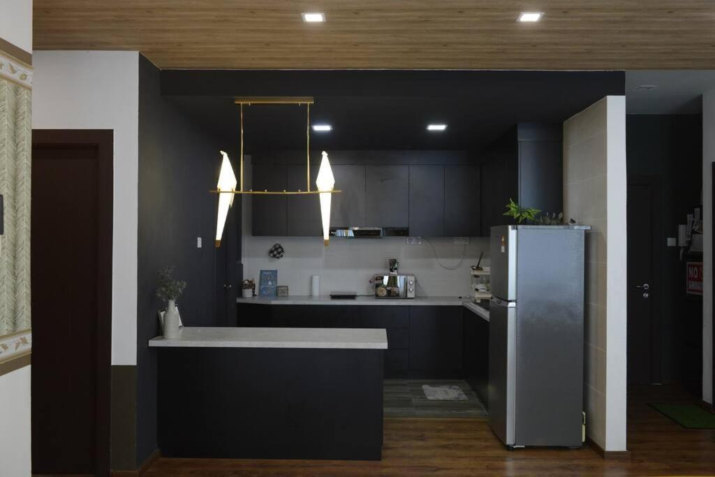8Pax Cozy Home Stay Jazz Suites 1 Vivacity Kuching Sarawak 3Br Exterior foto